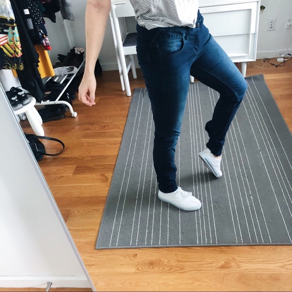 Free People Mid-Rise Straight Leg Jeans - Picture 4 of 8